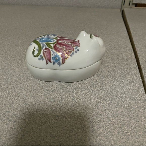 Cat Candle Floral‎ Garden Made for Elizabeth Arden Porcelain Trinket Box Vintage - Picture 3 of 7
